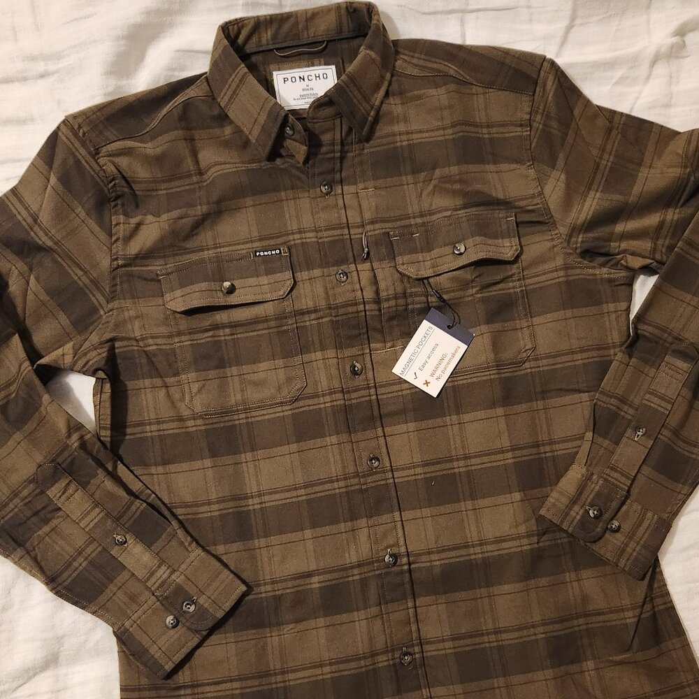 BNWT Poncho Plaid Slim Fit L/S Hunting Fishing Shirt - Size Medium